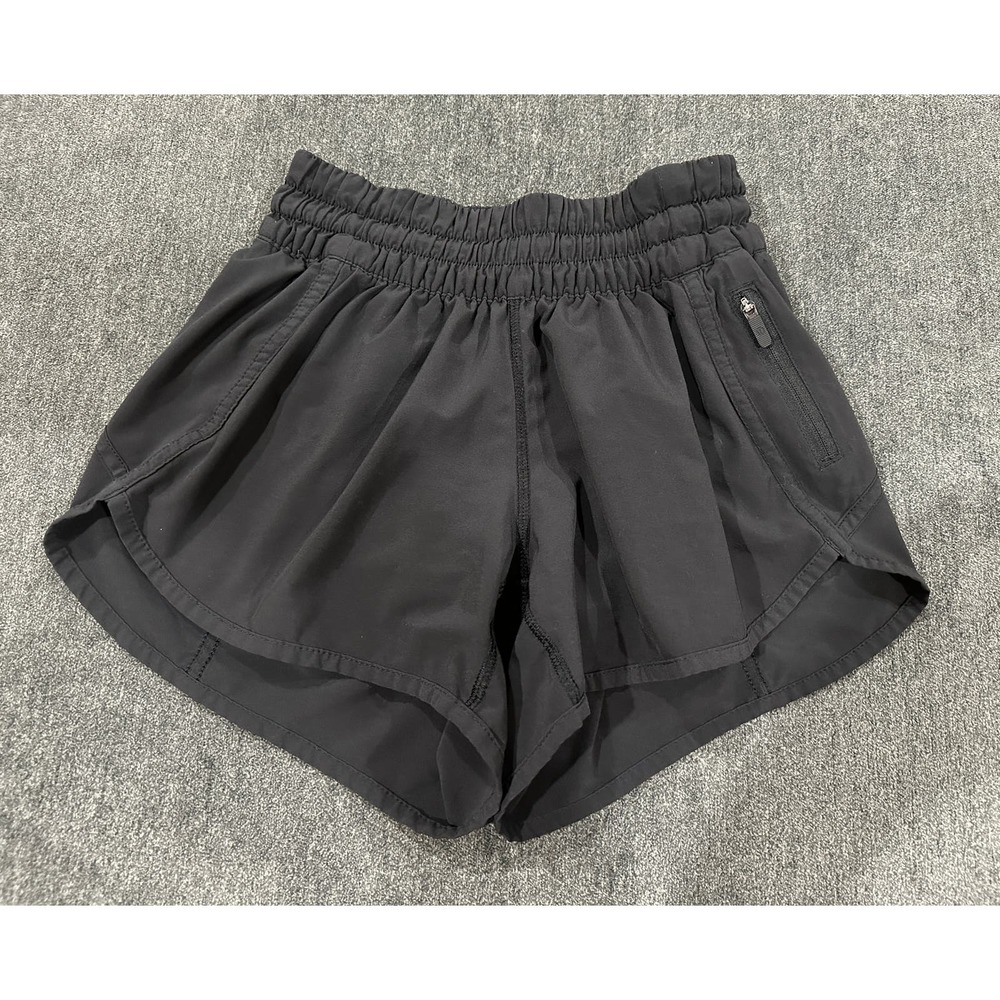 Lululemon Women's Size 4 Tracker Shorts Black 4" Inseam Athletic Gym Activewear